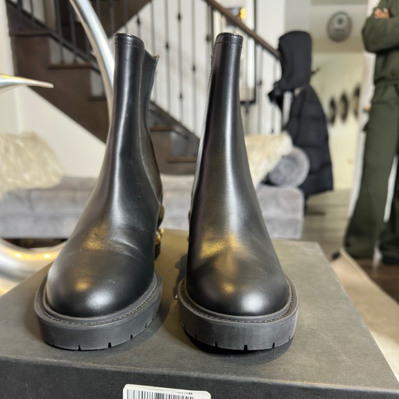 Nicholas Kirkwood

Leather Bead-Trim Chelsea Boots - Picture 3 of 6